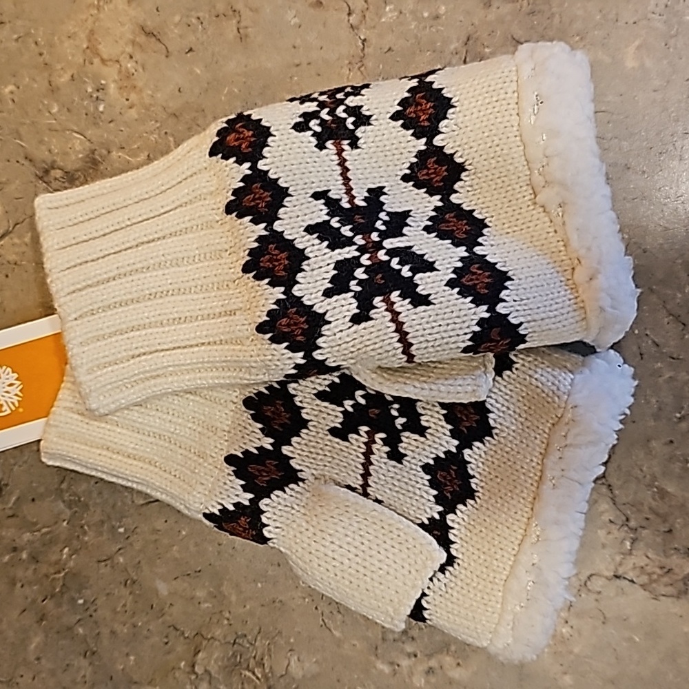 Timberland Pom Beanie Hat And matching Fingerless Gloves - Picture 6 of 10